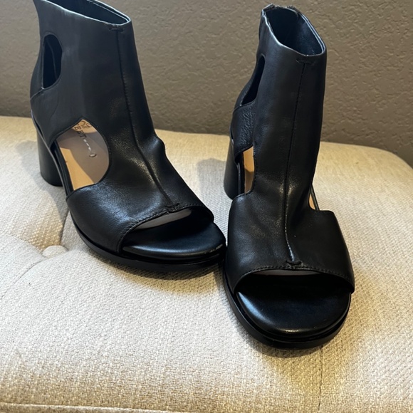Naked Feet | Women’s Leather Black Open Toe Cut-Out 7.5 - Picture 2 of 6